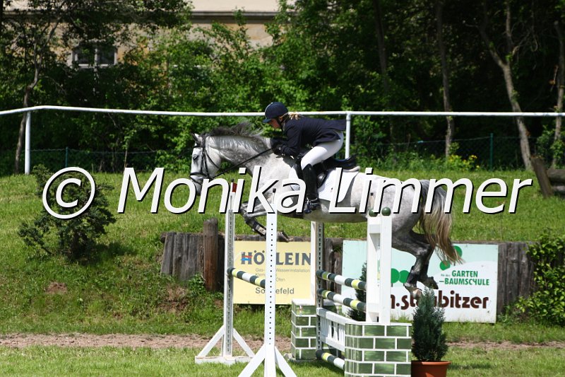 005M5177_Kalimba L_L Springen.JPG